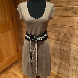 Adorable jersey knit khaki Horny toad mini dress